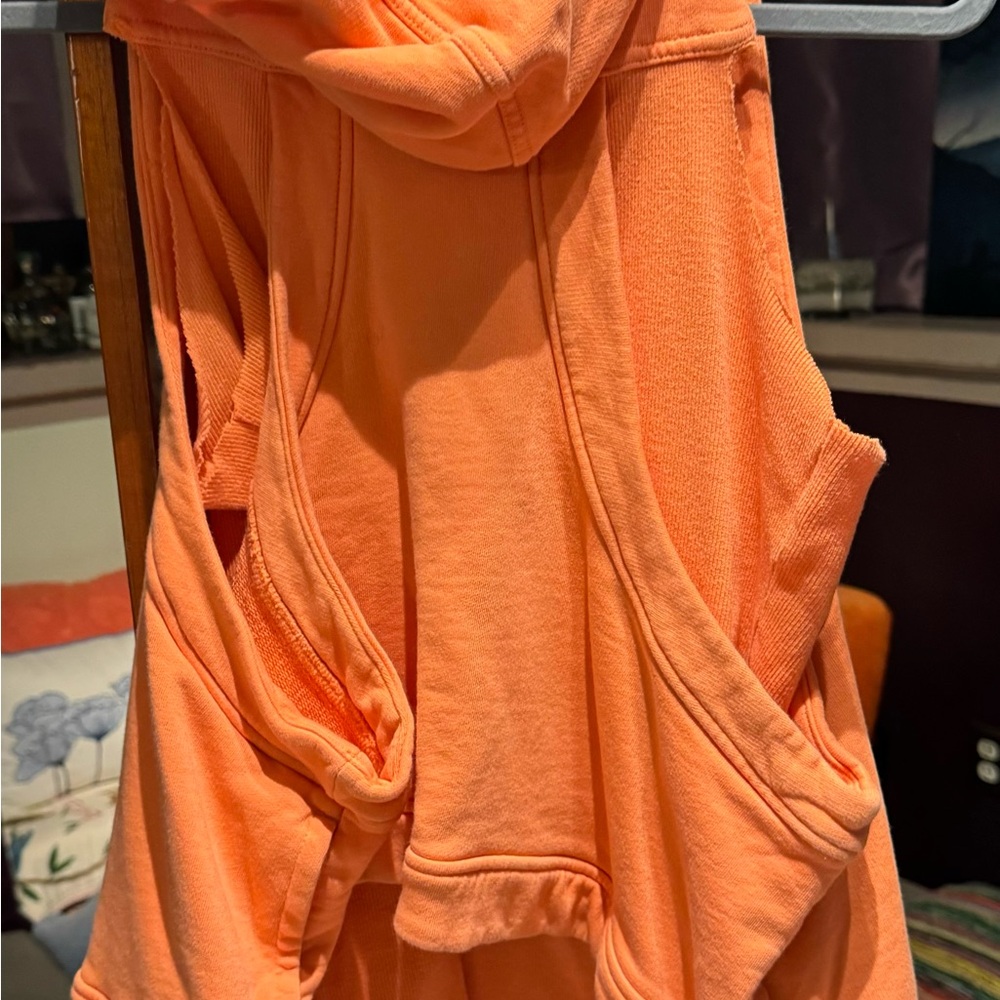 Vest - Picture 6 of 6